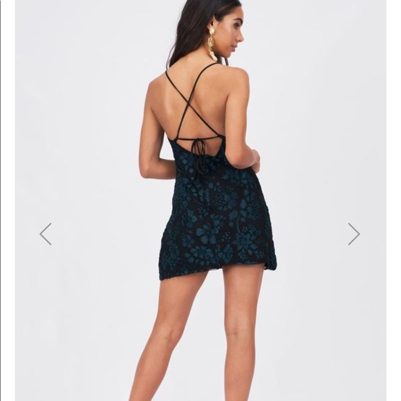 ✨3 for 35✨ Stormi Slip Dress - Picture 4 of 6